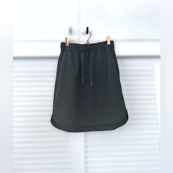 Lululemon On The Fly Skirt *Woven SZ 6 - Picture 5 of 12